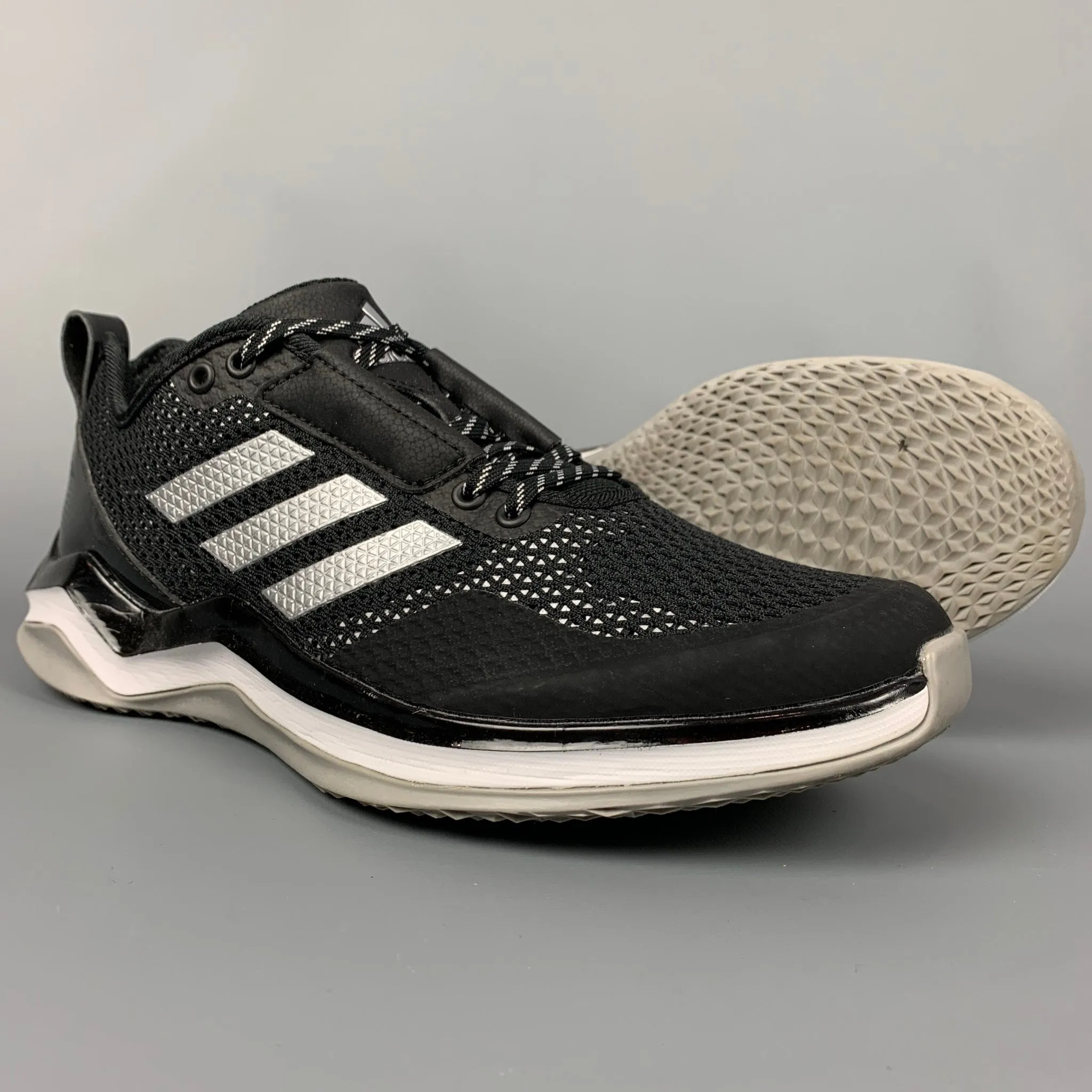 ADIDAS Size 7.5 Black & Silver Mesh Sneakers