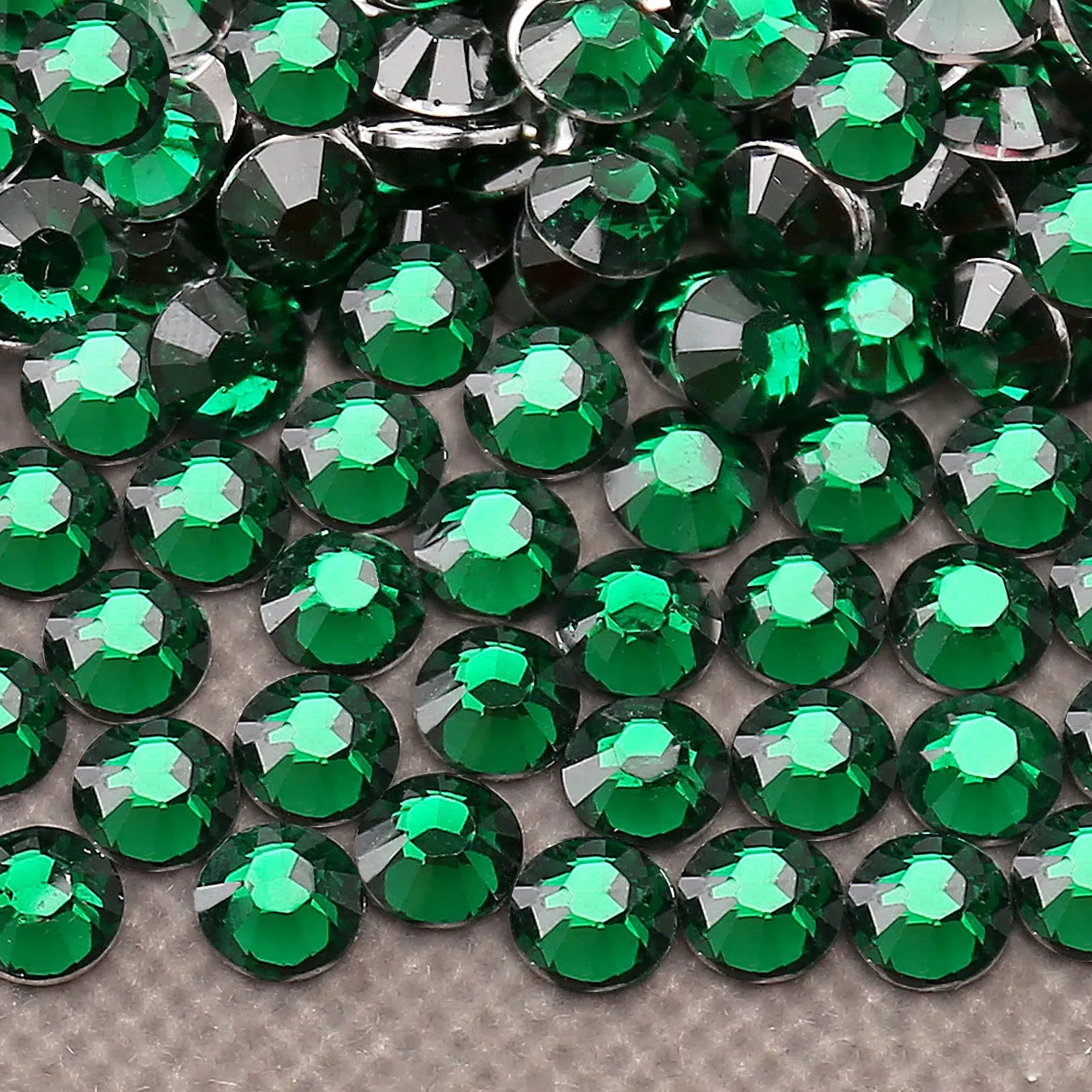 AUREHEN 10000PCs 2-6MM Emerald Resin Flat Back Rhinestones with Silver Bottom, Round Non Hotfix Resin Rhinestones Nail Gems Stones with Tweezer & Picker Pen for Tumblers Nail Art & DIY Decoration