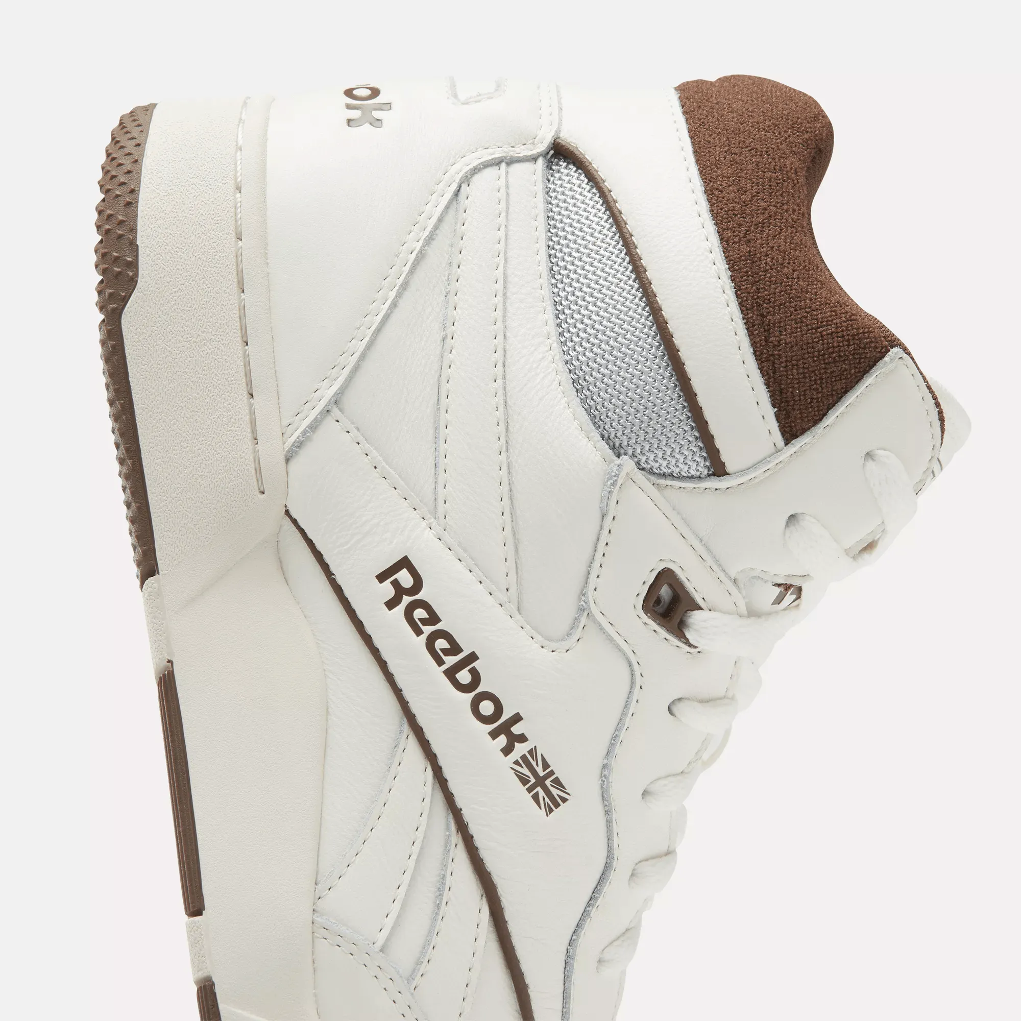 BB 4000 II Mid Basketball Shoes
