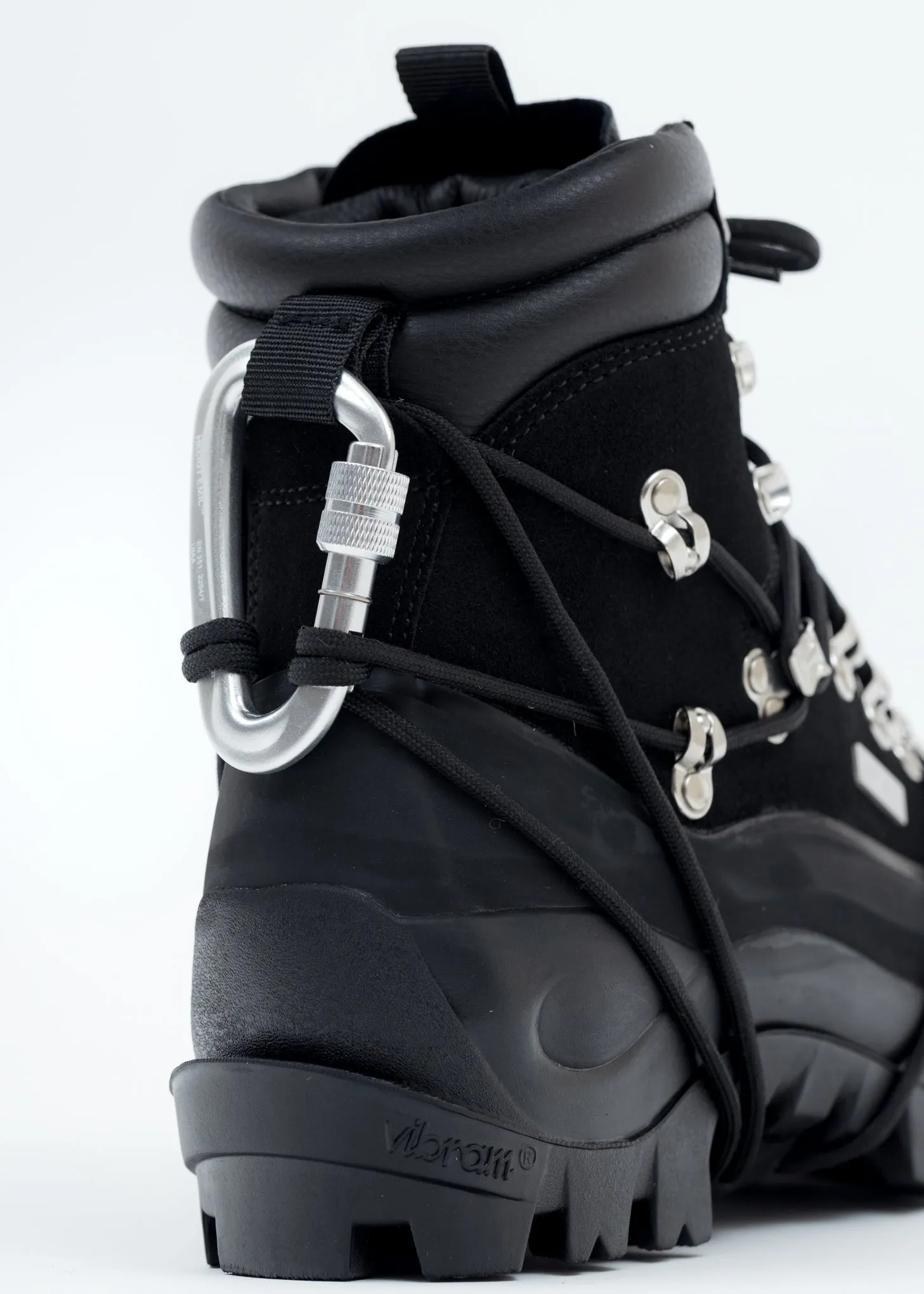 BLACK HIKING BOOTS