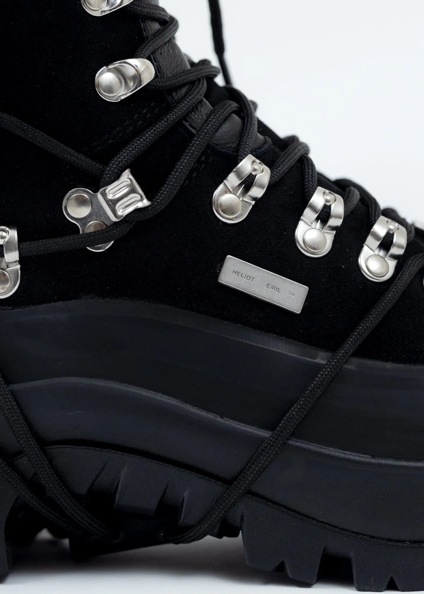 BLACK HIKING BOOTS
