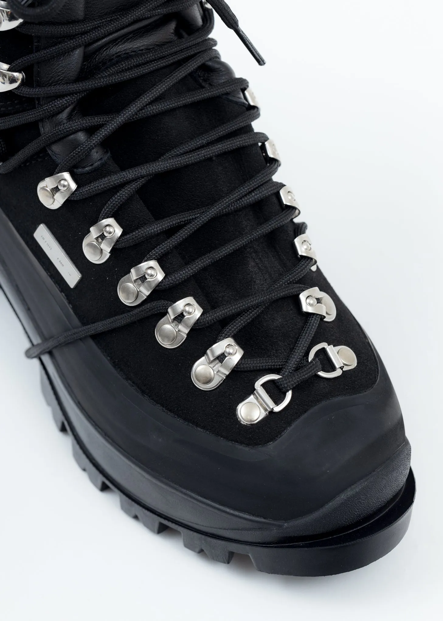 BLACK HIKING BOOTS
