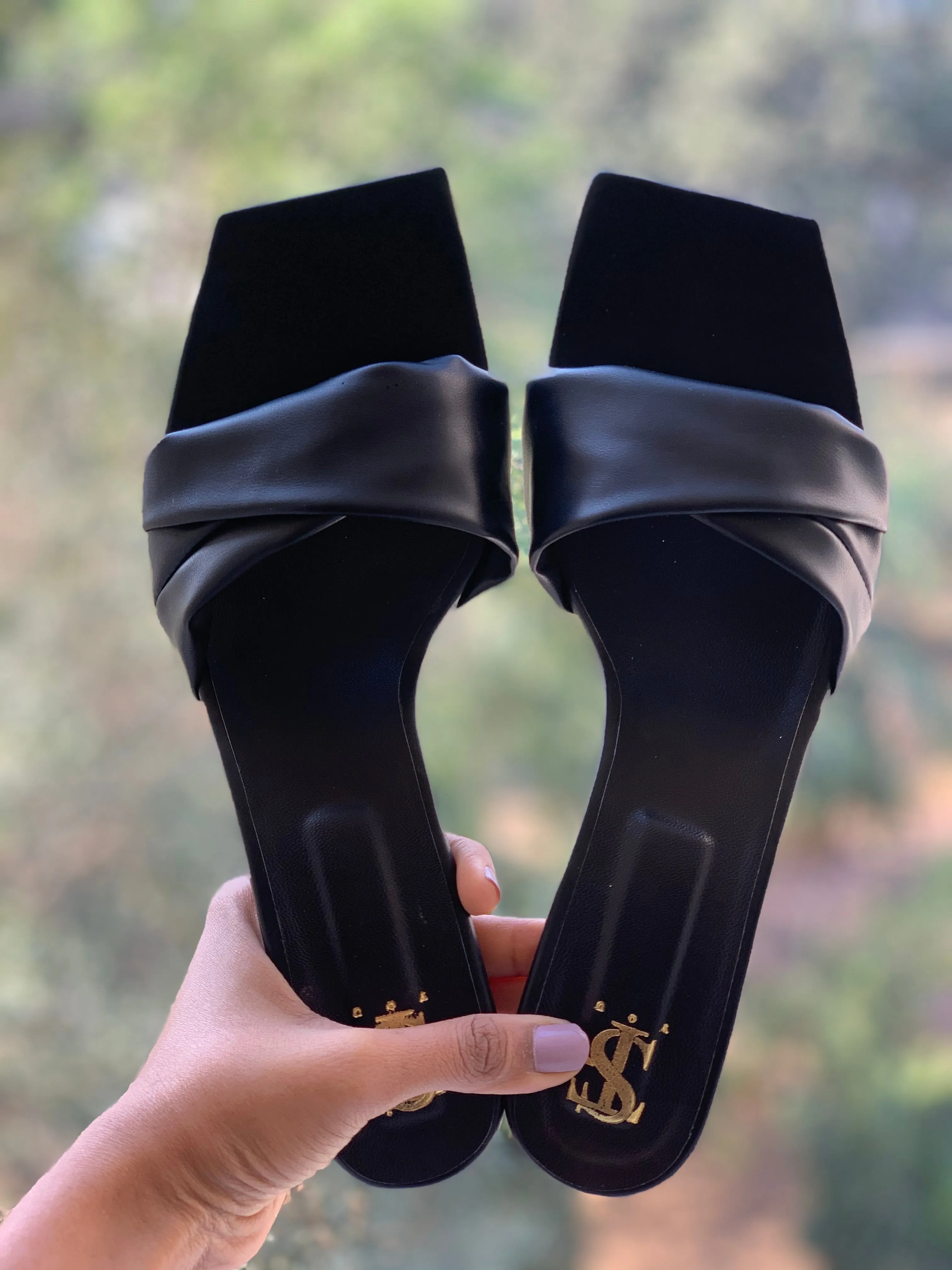 Black Twisted Kitten heels