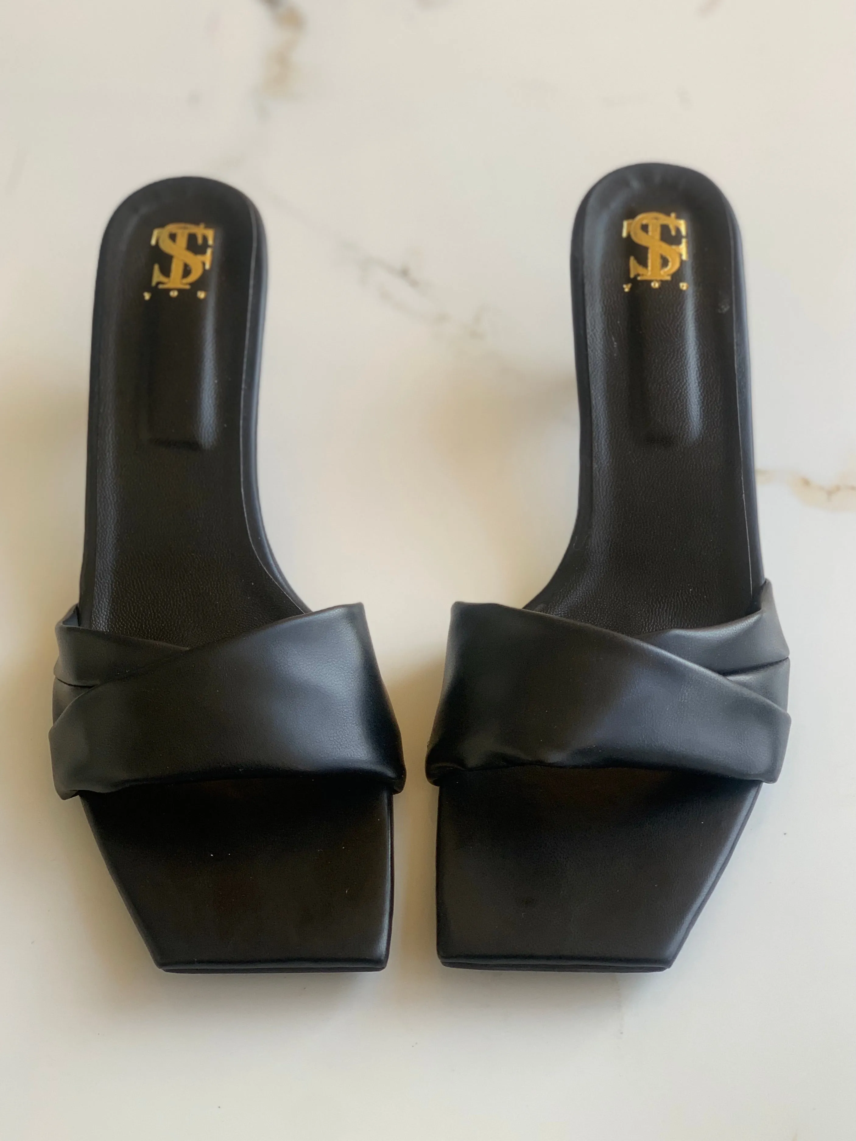 Black Twisted Kitten heels