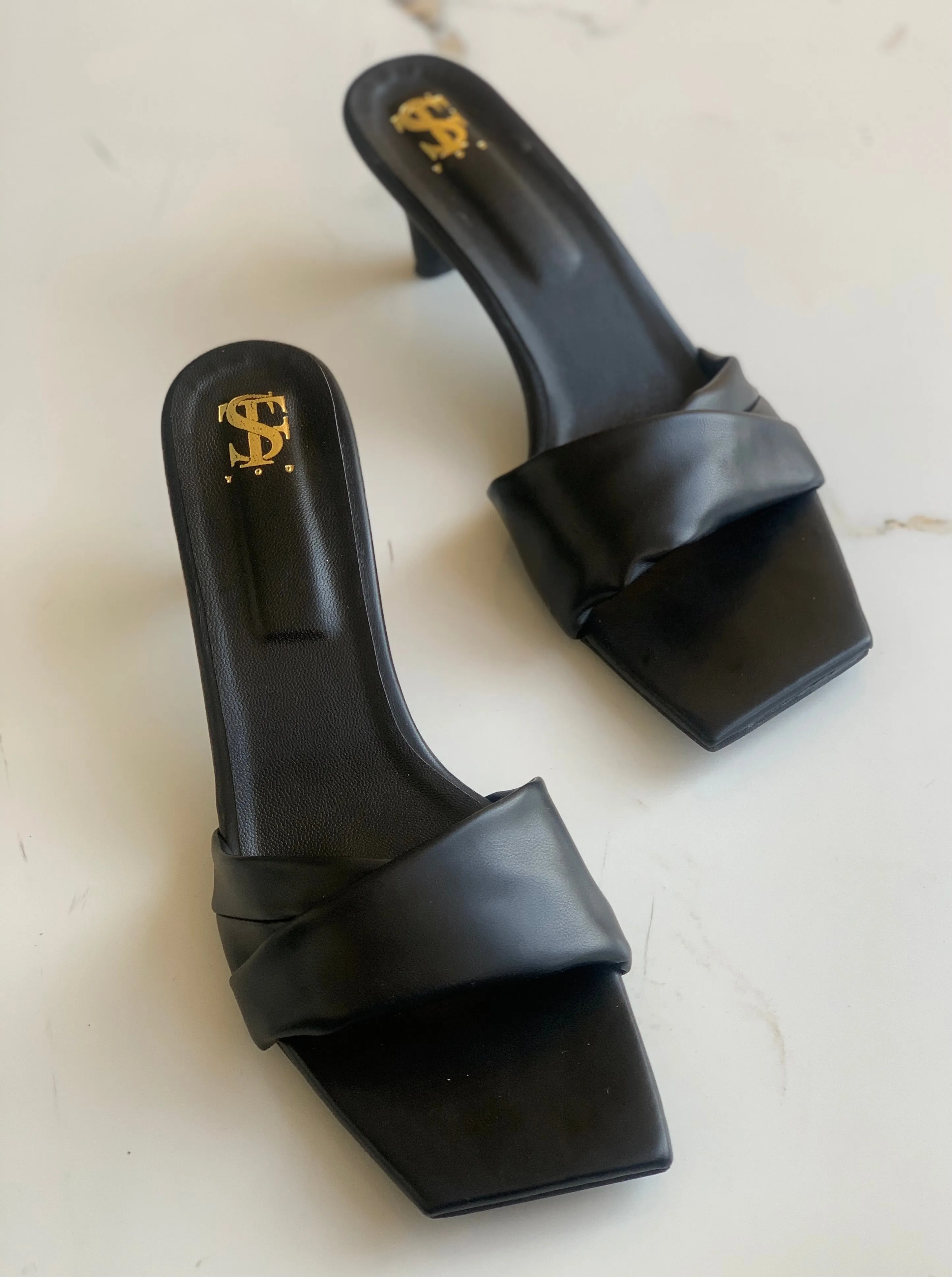 Black Twisted Kitten heels