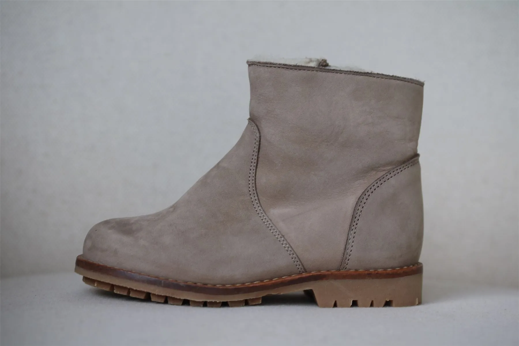 BONPOINT GIRLS BEIGE SUEDE ANKLE BOOTS EU 25 UK 8