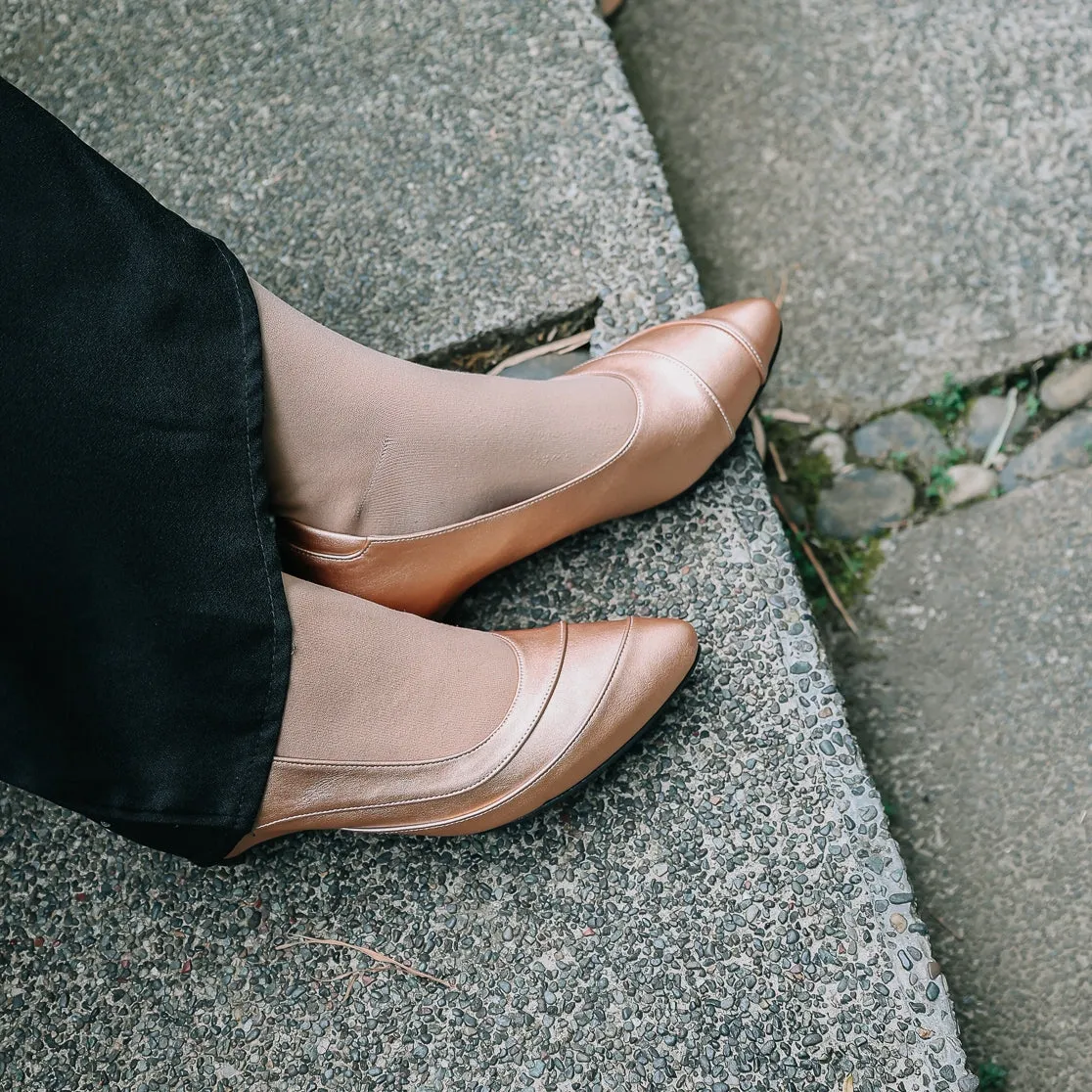 Defect Seroja Pointed Kitten Heel