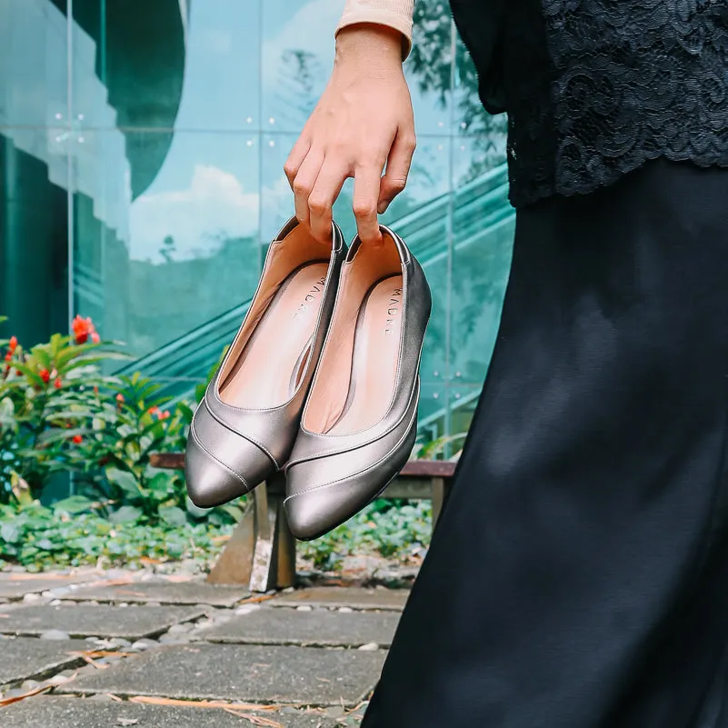 Defect Seroja Pointed Kitten Heel