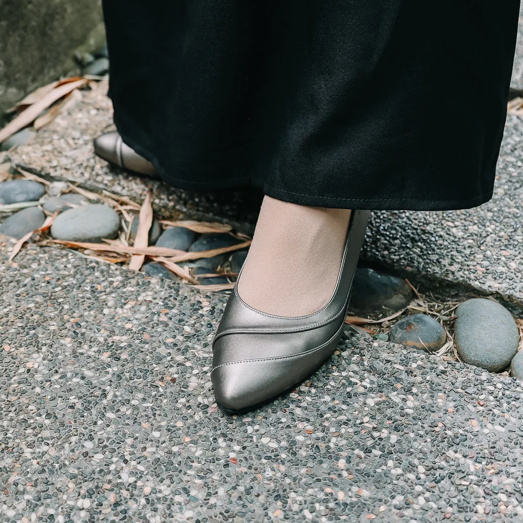 Defect Seroja Pointed Kitten Heel