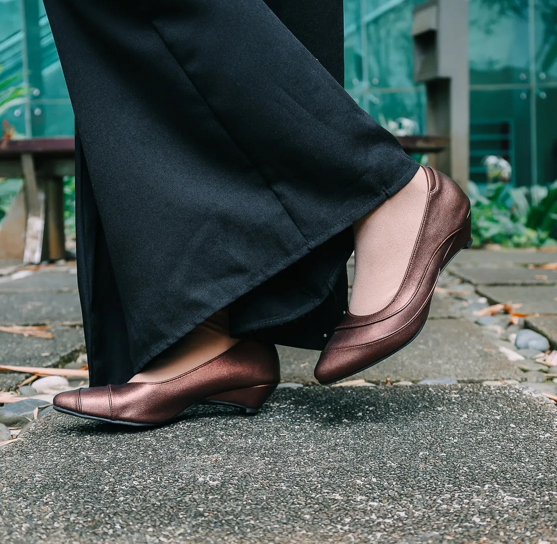 Defect Seroja Pointed Kitten Heel