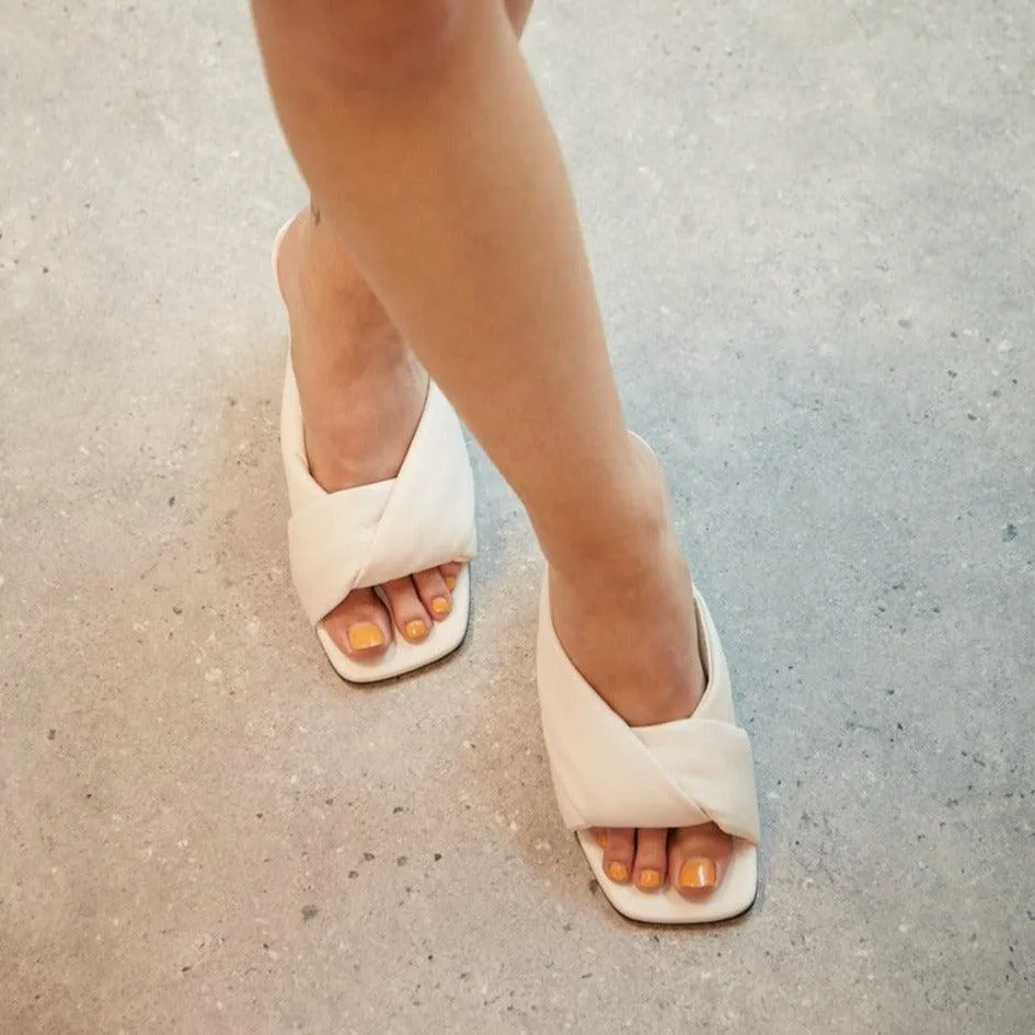 Gigi cream kitten heel