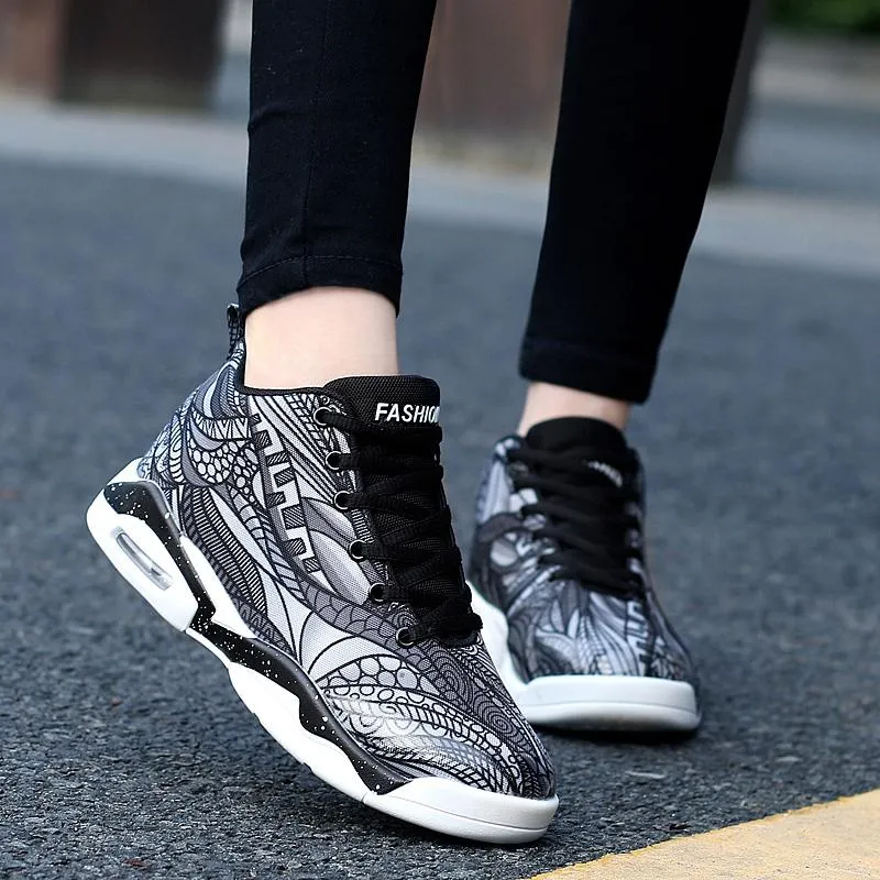 GM7 Kaleidos Sneakers