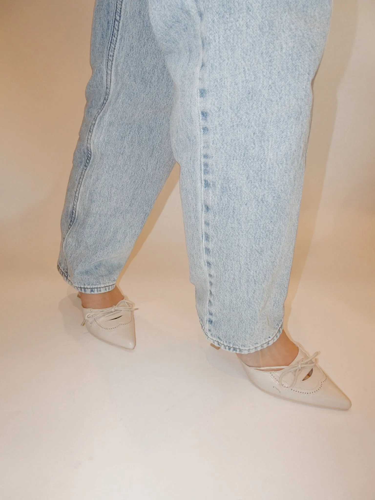 Mazzy Pointed Toe Kitten Heel - Beige