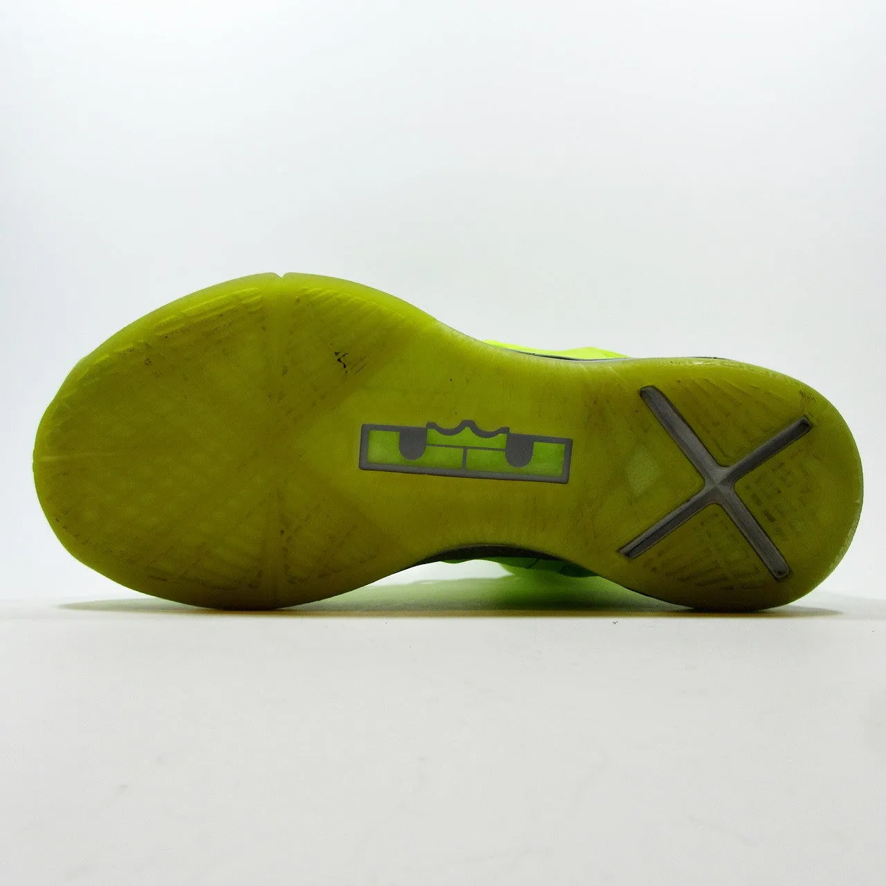 NIKE - Lebron X