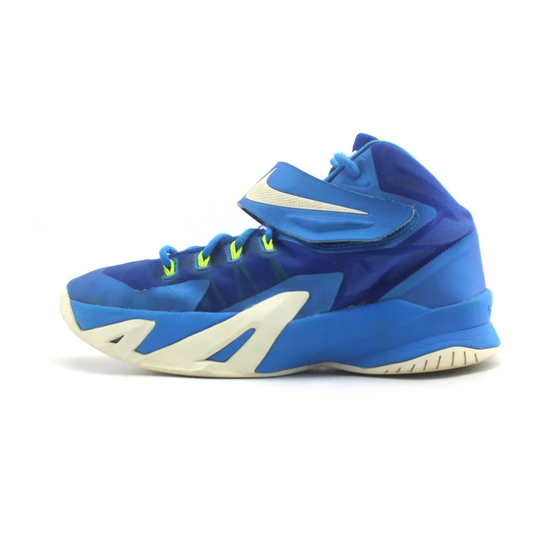 NIKE ZOOM SOLDIER 8