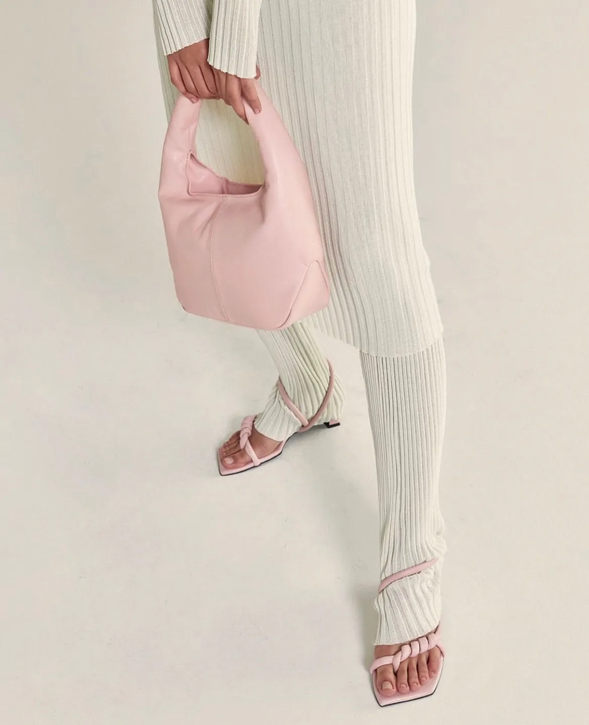 NOODLE KNOT KITTEN HEELS
