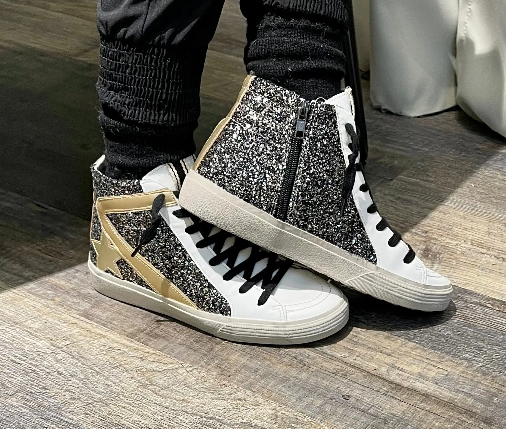 Shushop Hightop Sparkle Sneakers - SIZE 6